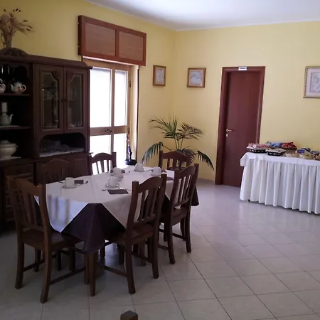 Holiday B&B Vico Del Gargano