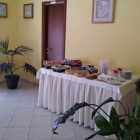 Holiday B&B Oda ve Kahvaltı 3*