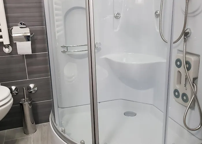 Couette-café Holiday B&B 3*