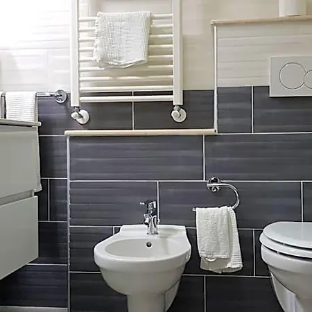 فندق مبيت وإفطار Holiday B&B فيكو دل غراغانو