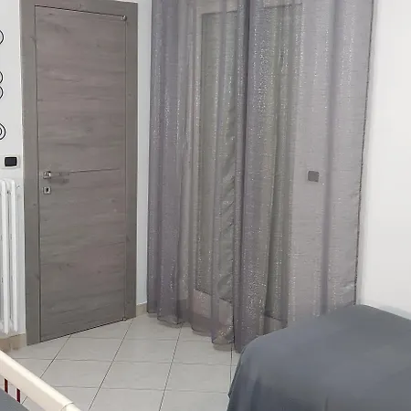 Couette-café Holiday B&B 3*
